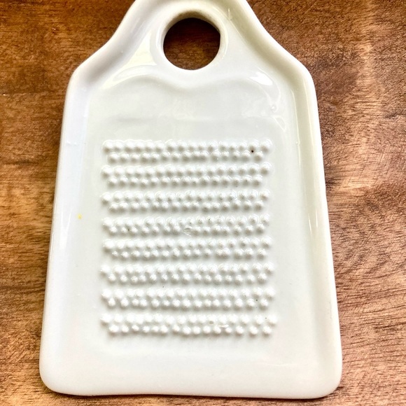 Ceramic Ginger Grater, Like New,Great for Gift Giving.Non Smoking Home 3.5”x5.5” - Picture 4 of 8